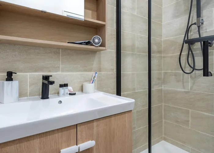 La Perle De - Ideal Pro - Netflix - Proche Parc Asterix & Chantilly - Parking Public Gratuit - Wifi Apartment